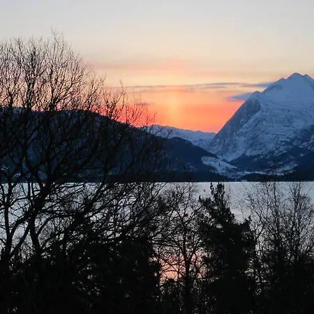 بيت للعطل Presthus Gard *