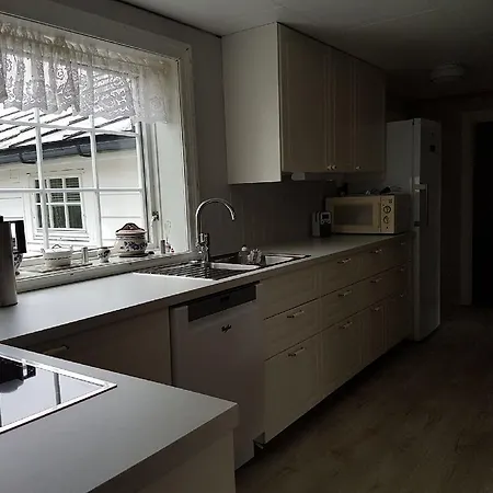 بيت للعطل Presthus Gard